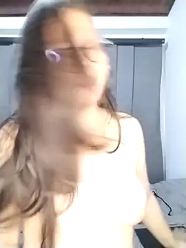 Snapshot of Vale_Saenzz chatting on February 12, 11:09 pm Vale Saenzz online show from February 12, 11:09 pm