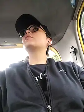 Snapshot of Vale_Saenzz chatting on March 2, 3:37 pm Vale Saenzz online show from March 2, 3:37 pm