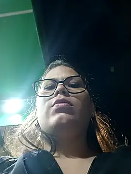 Snapshot of Vale_Saenzz chatting on March 10, 1:23 am Vale Saenzz online show from March 10, 1:23 am