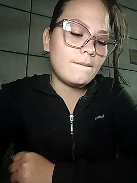 Snapshot of Vale_Saenzz chatting on September 12, 11:26 pm Vale Saenzz online show from September 12, 11:26 pm