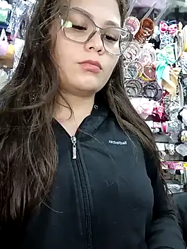 Snapshot of Vale_Saenzz chatting on September 15, 11:38 pm Vale Saenzz online show from September 15, 11:38 pm