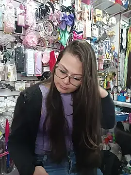 Snapshot of Vale_Saenzz chatting on November 25, 4:40 pm Vale Saenzz online show from November 25, 4:40 pm