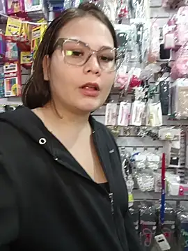 Snapshot of Vale_Saenzz chatting on November 27, 8:55 pm Vale Saenzz online show from November 27, 8:55 pm