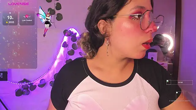 Ludovica6669 online show from November 14, 9:35 pm