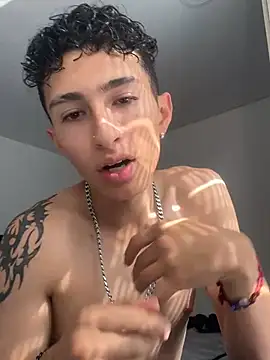 iKrofur online show from February 2, 8:08 pm