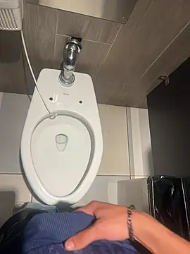 iKrofur online show from February 5, 2:16 pm