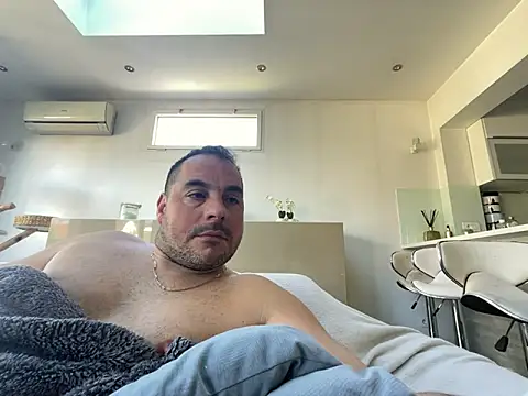 justeqqun online show from March 15, 11:27 am