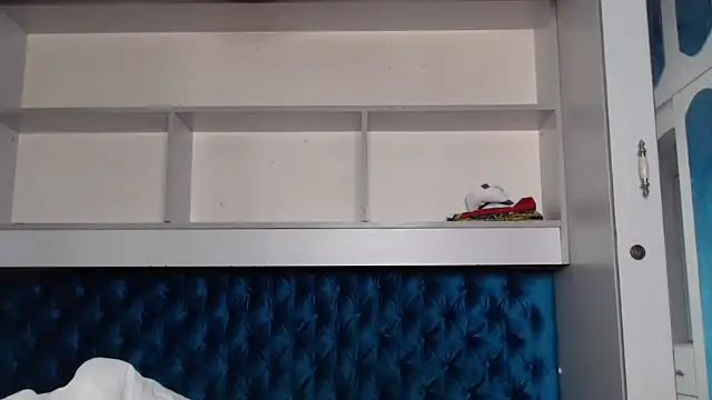 Snapshot of YoungDiva69 chatting on November 3, 7:09 am YoungDiva69 online show from November 3, 7:09 am