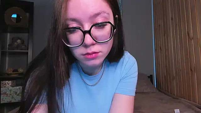 Alikka Shykitty online show from March 13, 3:00 am