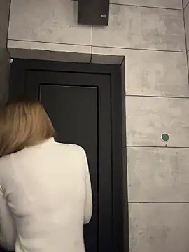 Snapshot of Sweet_Pussy2024 chatting on February 11, 6:11 pm Sweet Pussy2024 online show from February 11, 6:11 pm