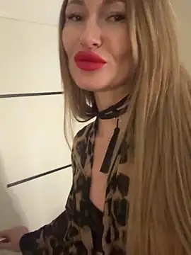 Snapshot of Sweet_Pussy2024 chatting on February 23, 1:21 pm Sweet Pussy2024 online show from February 23, 1:21 pm