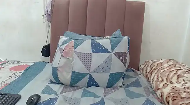 SexyLuna25 online show from March 19, 5:39 pm