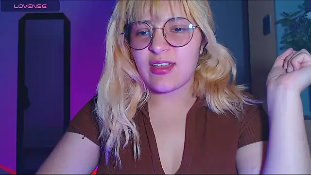 Snapshot of Hinako0Satorii_ chatting on March 20, 2:29 am Hinako0Satorii online show from March 20, 2:29 am