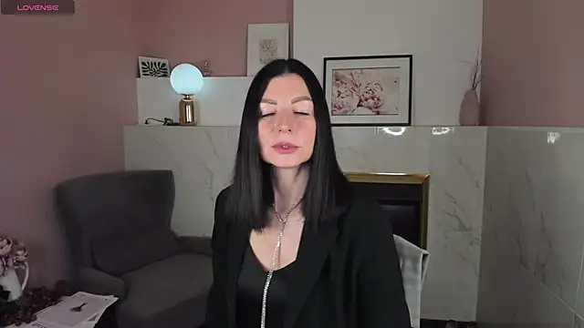 MonicaCheerful online show from February 8, 5:40 am