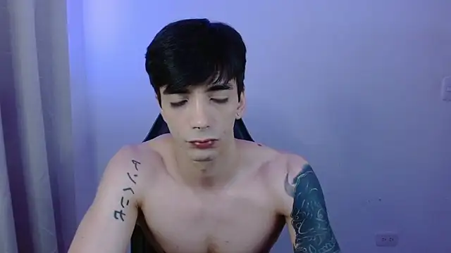 H3ll B0I online show from March 21, 3:33 am