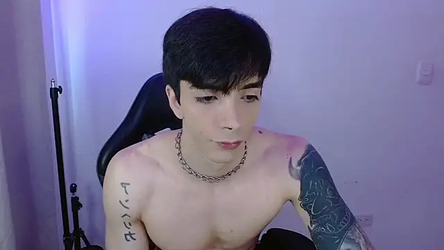 H3ll B0I online show from March 28, 6:07 pm