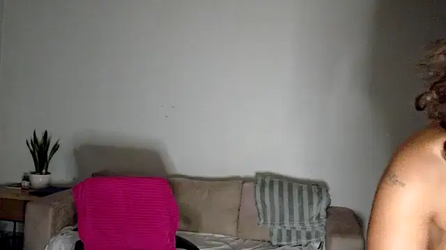 Snapshot of FreckleFaceBeauty chatting on November 9, 10:46 am FreckleFaceBeauty online show from November 9, 10:46 am