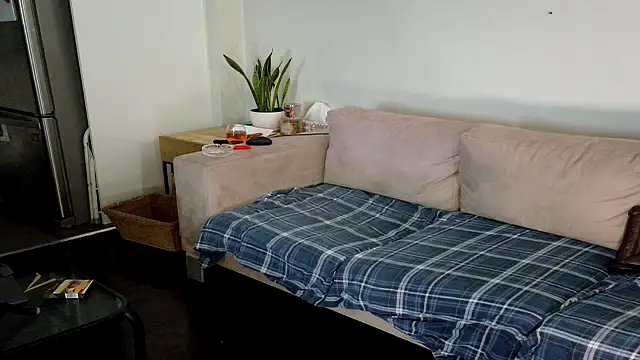 FreckleFaceBeauty online show from March 3, 9:31 pm