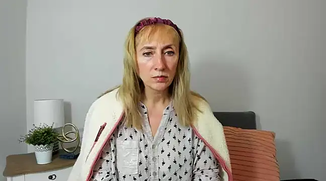 Snapshot of MargaretMilf69 chatting on February 7, 1:11 pm MargaretMilf69 online show from February 7, 1:11 pm