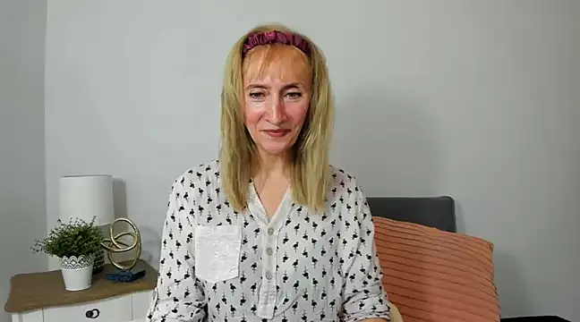 Snapshot of MargaretMilf69 chatting on February 7, 4:14 pm MargaretMilf69 online show from February 7, 4:14 pm