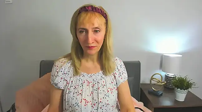 Snapshot of MargaretMilf69 chatting on February 8, 6:12 am MargaretMilf69 online show from February 8, 6:12 am