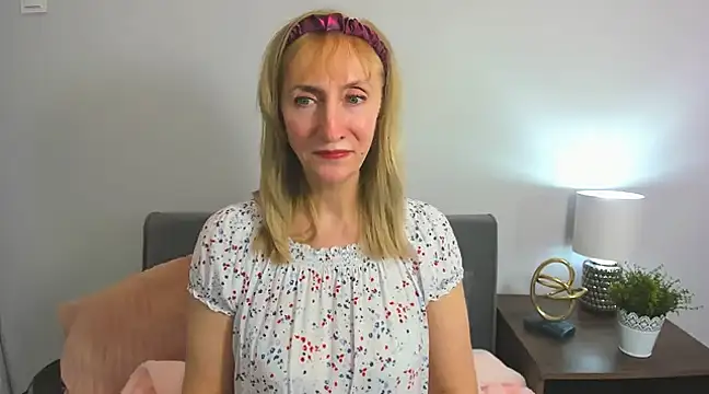 Snapshot of MargaretMilf69 chatting on February 8, 9:13 am MargaretMilf69 online show from February 8, 9:13 am