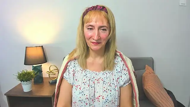 Snapshot of MargaretMilf69 chatting on February 9, 2:29 pm MargaretMilf69 online show from February 9, 2:29 pm