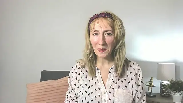 Snapshot of MargaretMilf69 chatting on February 12, 4:33 pm MargaretMilf69 online show from February 12, 4:33 pm