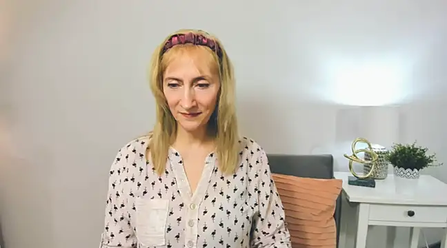 Snapshot of MargaretMilf69 chatting on February 13, 7:31 pm MargaretMilf69 online show from February 13, 7:31 pm