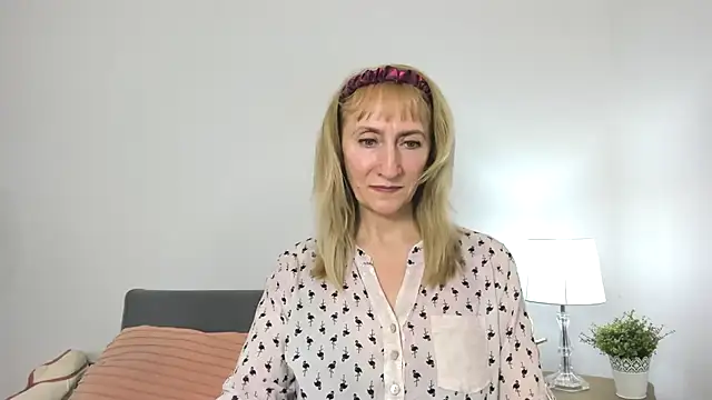 Snapshot of MargaretMilf69 chatting on February 27, 7:37 pm MargaretMilf69 online show from February 27, 7:37 pm