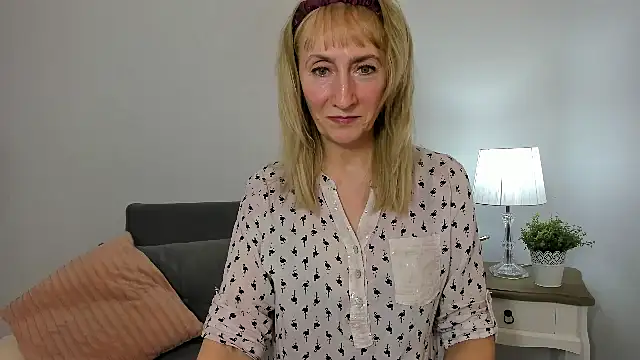 Snapshot of MargaretMilf69 chatting on February 28, 1:25 pm MargaretMilf69 online show from February 28, 1:25 pm