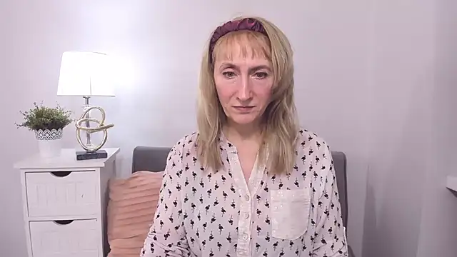 Snapshot of MargaretMilf69 chatting on March 5, 4:46 pm MargaretMilf69 online show from March 5, 4:46 pm