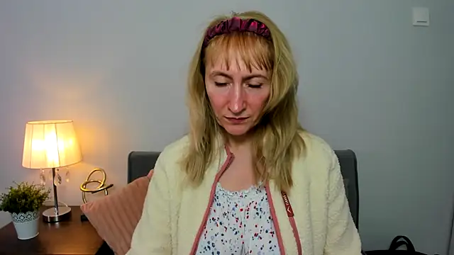 Snapshot of MargaretMilf69 chatting on March 7, 1:40 pm MargaretMilf69 online show from March 7, 1:40 pm