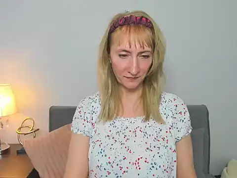 Snapshot of MargaretMilf69 chatting on March 7, 4:44 pm MargaretMilf69 online show from March 7, 4:44 pm