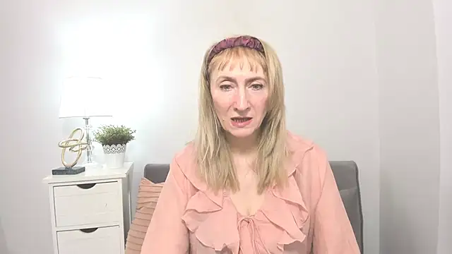 Snapshot of MargaretMilf69 chatting on March 14, 1:24 pm MargaretMilf69 online show from March 14, 1:24 pm