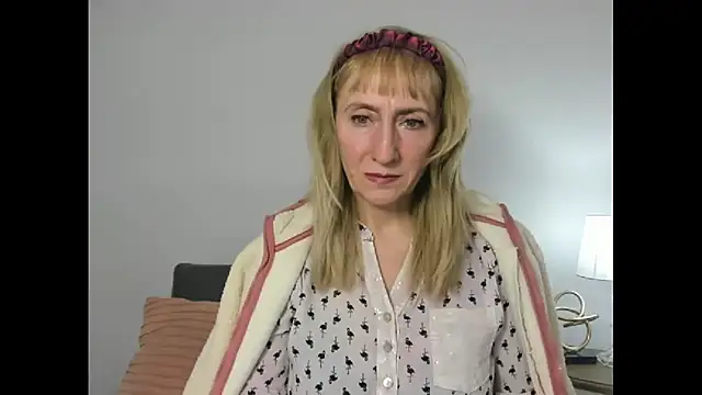 Snapshot of MargaretMilf69 chatting on March 20, 4:31 pm MargaretMilf69 online show from March 20, 4:31 pm
