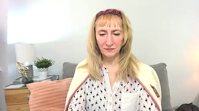 Snapshot of MargaretMilf69 chatting on March 21, 1:34 pm MargaretMilf69 online show from March 21, 1:34 pm
