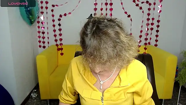 Snapshot of SexyGrandma_ chatting on February 13, 3:56 pm SexyGrandma online show from February 13, 3:56 pm