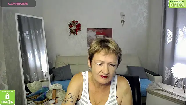 Snapshot of SexyGrandma_ chatting on September 16, 5:14 pm SexyGrandma online show from September 16, 5:14 pm