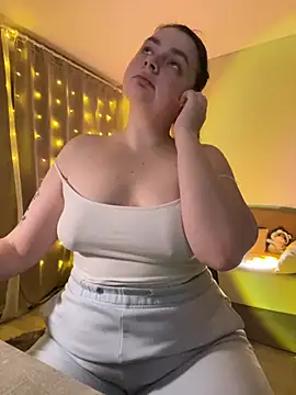 Snapshot of DearAlise chatting on February 7, 8:20 pm DearAlise online show from February 7, 8:20 pm