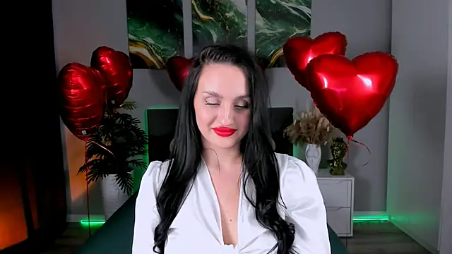 EmiliaBeynard online show from February 14, 1:29 pm