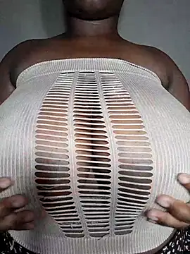 Snapshot of owamiee chatting on February 16, 6:21 pm owamiee online show from February 16, 6:21 pm