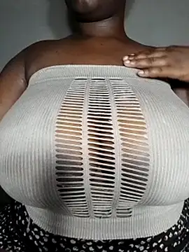 Snapshot of owamiee chatting on February 16, 9:27 pm owamiee online show from February 16, 9:27 pm