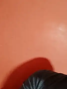 Milankure111 online show from February 5, 9:25 am