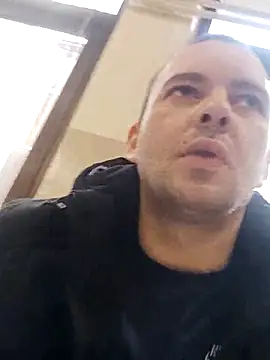 Milankure111 online show from February 25, 5:15 pm