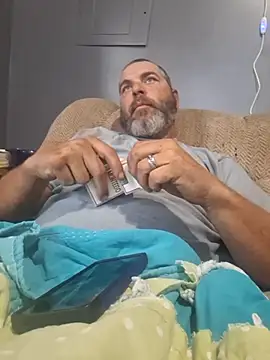 Snapshot of thickdaddy2982 chatting on March 5, 3:40 pm thickdaddy2982 online show from March 5, 3:40 pm