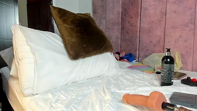 Annita001 online show from January 6, 6:33 pm