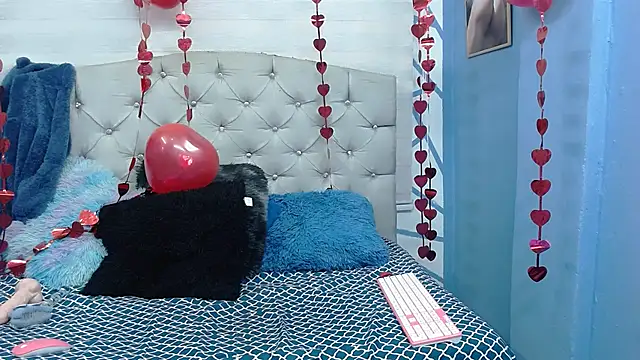 Snapshot of valeria__rouse chatting on February 17, 1:32 pm valeria  rouse online show from February 17, 1:32 pm