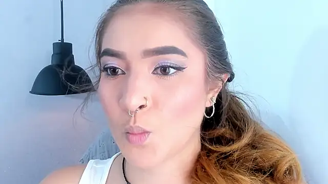 Shanntal  online show from October 11, 7:56 pm