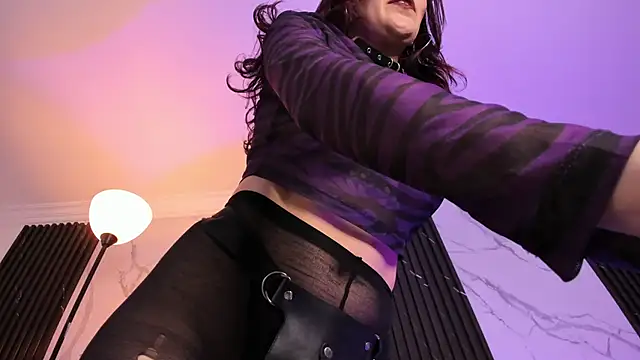 SadieManson  online show from February 11, 8:31 pm